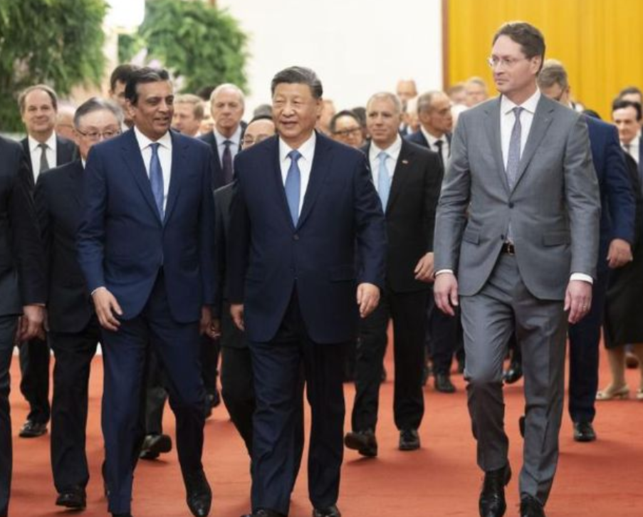 presiden_China_Xi_jinping_(kedua_dari_Kanan).png